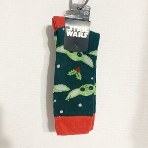 NWT Disney Star Wars The Mandalorian™ Yoda Christmas Crew Socks GenderNeutral